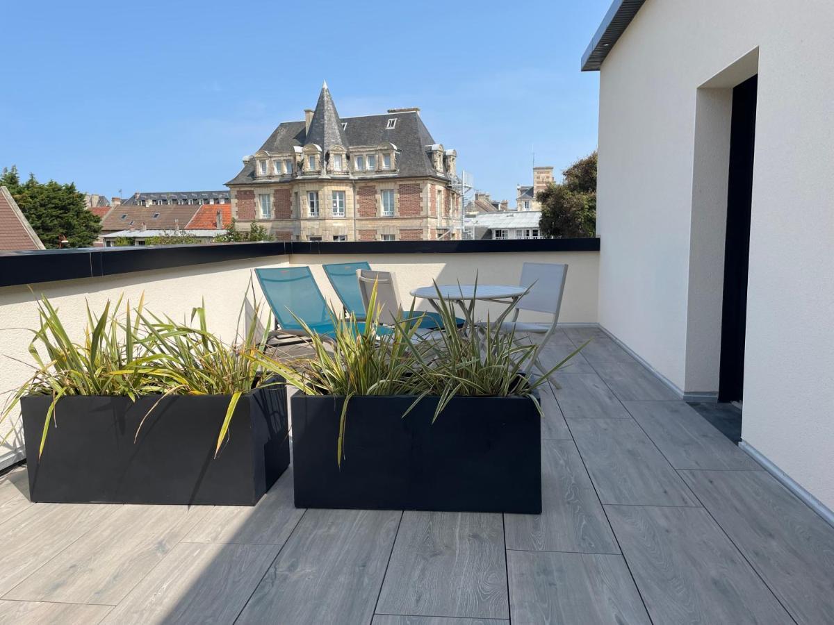 Au Charme Des Marees Apartment Lion-sur-Mer Exterior photo