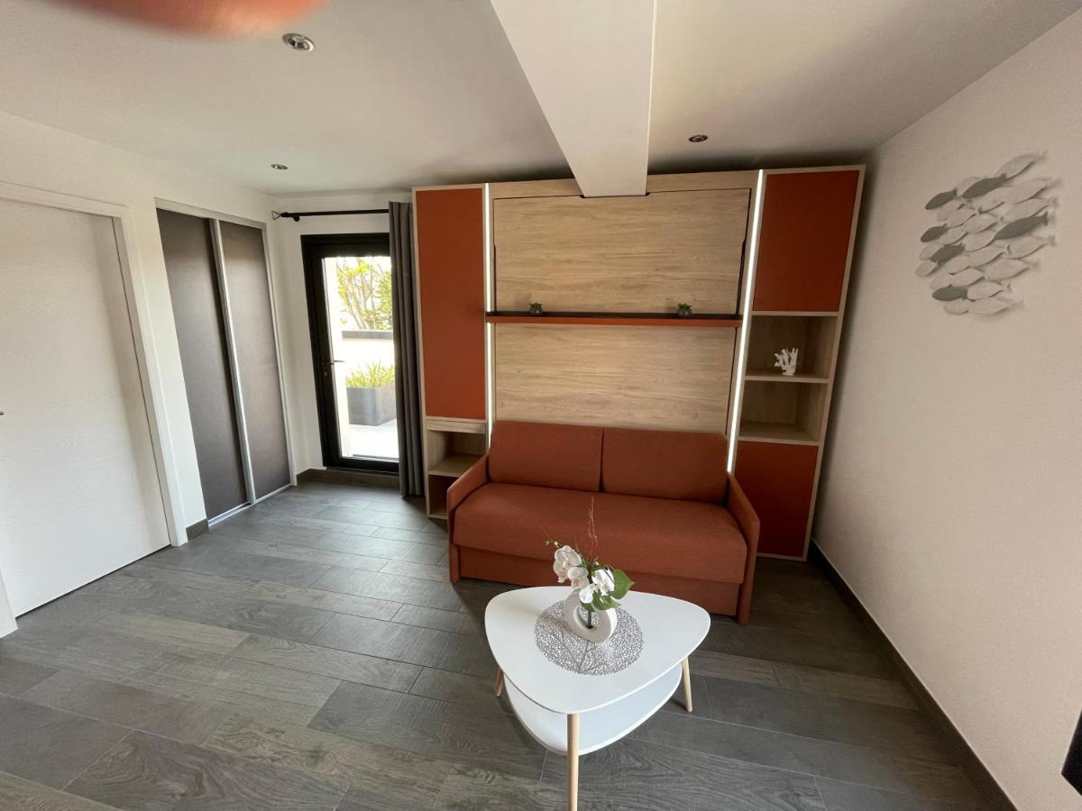 Au Charme Des Marees Apartment Lion-sur-Mer Exterior photo
